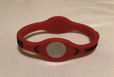 NBA TEAM CHICAGO BULLS - RED & BLACK Power Balance Energy Wristband M - NEW Cover