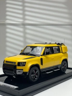 Land Rover Defender (Gloss Yellow) [OEM EXCLUSIVE] 1:18 scale - Image 1 of 4