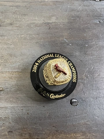 At. Louis Cardinals 2004 National League Champions Replica Ring Cover