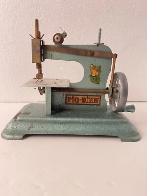 Ancienne machine à coudre jouet poupée PIQ-BIEN déco vintage mercerie Vintage - Photo 1/4