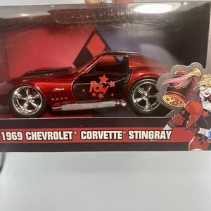 Jada Toys 1969 Chevrolet Corvette Stingray Harley Quinn 1/32 DC Comics 32095 - Bild 1 von 15
