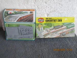 00/HO AIRFIX COUNTRY INN + STATION PLATFORM - Picture 1 of 2