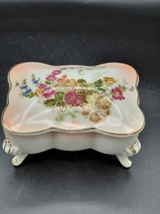 Vintage Hand-painted Porcelain Dresser/Trinket Box. As Is - Picture 1 of 3
