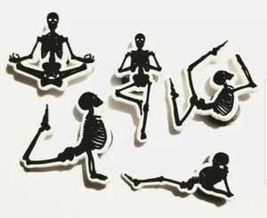 Skeleton Yoga 5 PC Shoe Charm Set! NEW! For Shoes, Bracelets, Crafts & More! - Imagen 1 de 2