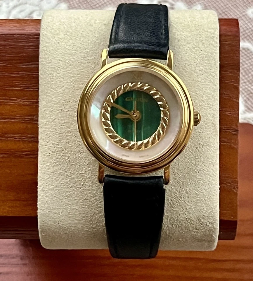 Reloj de cuarzo Gruen para dama verde malaquita y nácar cara 282-V121 29 mm Foto 1 de 4