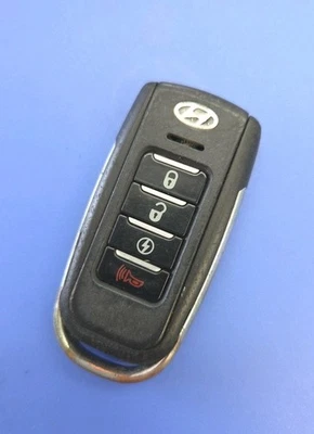 OEM USED HYUNDAI KEYLESS ENTRY REMOTE TRANSMITTER EZSDEI7152A HYRA-2407BC - Image 1 of 4