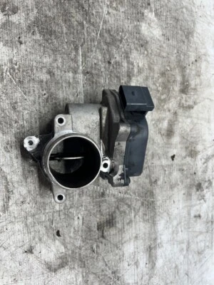  Volkswagen Tiguan 2.0D-A 2012 carrocería/dosificador del acelerador 03L 128 063 Q  Foto 1 de 4