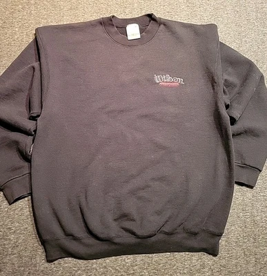 Sudadera Wilson Vintage Talla XL Hecha en EE. UU. Negra Bordada Cuello Redondo Retro Años 90  Foto 1 de 4