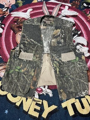 Camo Hunting Vest Size S/M Game Winner Mossy Oak Break Up Camouflage W/ Pockets - Image 1 of 3