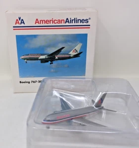 Herpa Wings 1:500 504294 AA American Airlines B767-200 - Diecast Aircraft Model - Picture 1 of 8