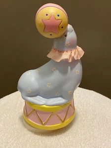 ENESCO"Talk To The Animals" Music Box Seal Balancing Ball On Nose, Decor - Foto 1 di 1