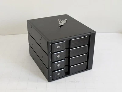 Kingwin Trayless 4 x 3.5" Hot-Swap SATA/SAS HDD Hard Disk Enclosure Cage - Image 1 of 3