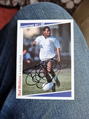 HAND SIGNED SHOOTING STARS TRADING CARD, ROD WALLACE OF LEEDS UNITED - Image 1 of 2