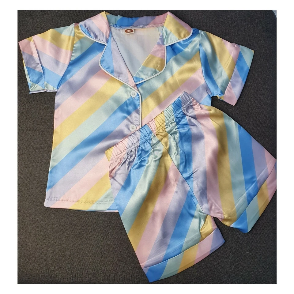 Pijama corto unicornio satinado  Foto 1 de 1