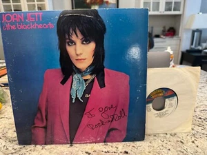 JOAN JETT & THE BLACKHEARTS 2x VINYL LOT I Love Rock 'N Roll LP (VG+++) + 45 RPM - Picture 1 of 4