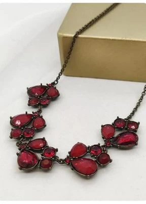 Collares y cuentas llamativas vintage marrón y rojo rubí de Avon Foto 1 de 4