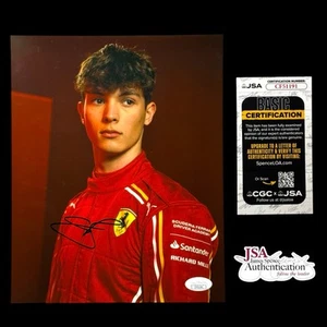 Foto firmada por Oliver Ollie Bearman 8x10 certificado de autenticidad JSA autógrafo Fórmula 1 Ferrari - Imagen 1 de 1