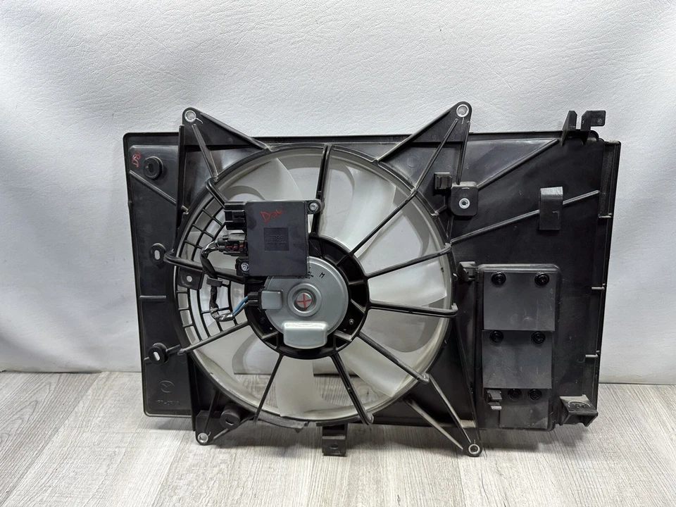 2016 2017 2018 Mazda CX-3 Radiator Fan Assembly Factory P# PEHH-15-025 ((AA)) - Image 1 of 4