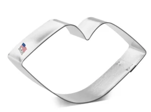 Lips Kiss Cookie Cutter 3.5'' Metal - Picture 1 of 11