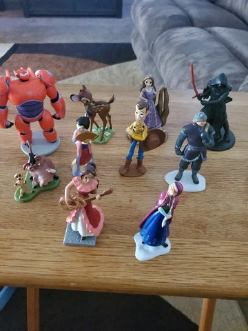 Lot of 10 Disney Pixar PVC Figures Cake Toppers Star Wars, Frozen,Bambi, & more Cover