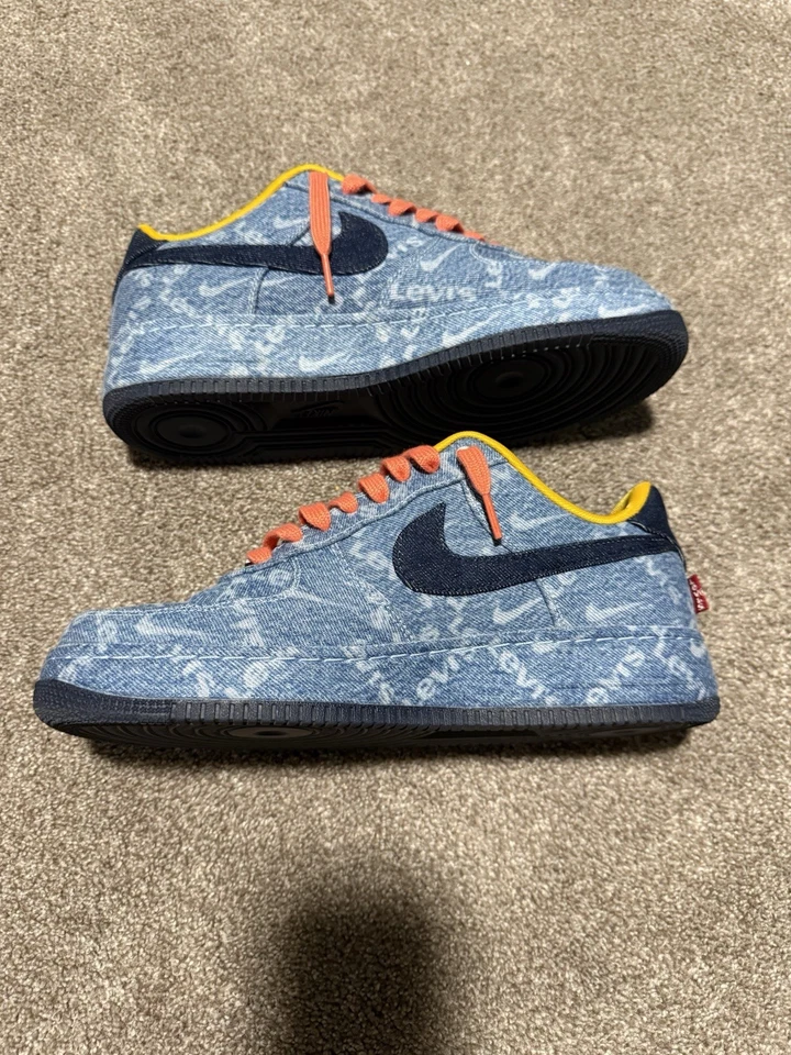 RARO COMO NUEVO Levi’s x Nike By You Air Force 1 Bajo ‘Denim Exclusivo’ Talla 10.5 Foto 1 de 4