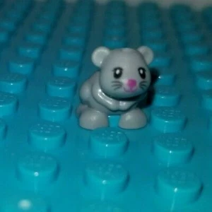 LEGO Minifigura Amigos Molly Azul Gris Ratón Hámster Elfos Rosa Nariz Linda Mascota - Imagen 1 de 2