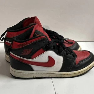 Nike Air Jordan 1 Mid GS 554725-079 Bred Toe Black Fire Red White Sz 2.5Y Youth - Picture 1 of 17