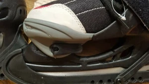 Schlittschuhe Kinder grösse 31-33 wenig benutzt - Bild 1 von 4