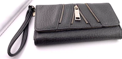 Designer Jessica Simpson Wristlet Wallet Compartments Gray Black.  004-229 - Image 1 of 4