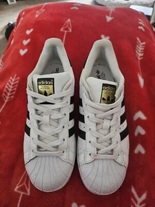 Size 6 - adidas Superstar Low OG W - Picture 1 of 4