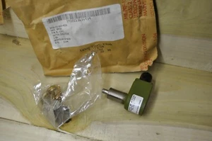 HONEYWELL MICRO SWITCH ML-1303 NSN 5930-01-163-4939 NEW IN PACKAGE - Picture 1 of 4