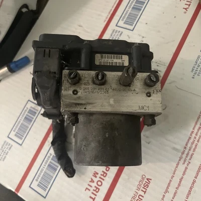 Módulo de freno antibloqueo bomba ABS Toyota Camry Solara 2004-2008 OEM 44510-06080-A  Foto 1 de 4