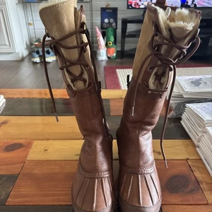 UGG Lammfell Belcloud Duck Boot groß Lammfell gefüttert Damengröße 7 braun 1900 " - Bild 1 von 23