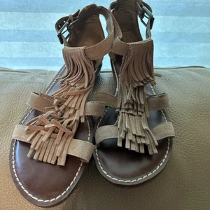 AMERICAN EAGLE OUTFITTERS Women's Brown Leather/Suede Fringe Sandals SZ 9 - Picture 1 of 7