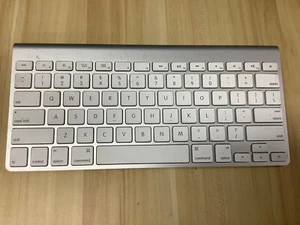 Genuine Apple A1314 Bluetooth Wireless Keyboard for iMac - Picture 1 of 3