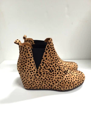 NWOB Women's 6.5 Pierre Dumas Leopard Print Slip-on boots/Booties - Image 1 of 4
