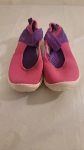 Youth Crocs Mary Janes Pink Water Shoes Sz 5 - Picture 1 of 10