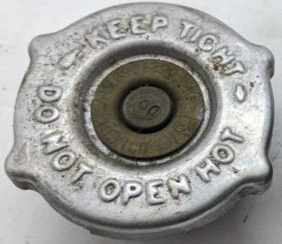 Tapa del radiador 2,4 L OEM Chrysler PT Cruiser Foto 1 de 2