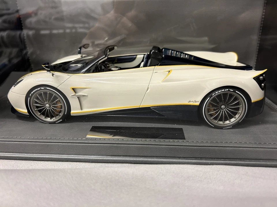 BBR Pagani 1/18 Huayra Roadster Gyrfalcon 2017 - Image 1 of 4