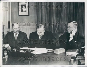 1934 Int'l Postmaster Generals Conference A Parkhill A Suave K Wood Press Photo - Bild 1 von 2