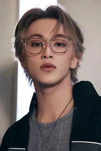 Official Blue Elephant Jerrson Glasses worn by NCT Mark - Picture 1 of 5