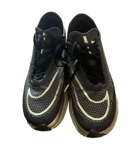 Nike ZoomX Streakfly Low Black Metallic Gold Grain Size 10 - Picture 1 of 8