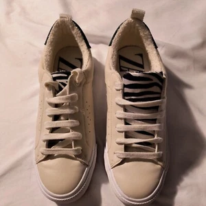 ZARA Low Top Cream Leather Sneakers Suede Zebra Print Tongue EU Sz 40 US 9 Shoes - Picture 1 of 10