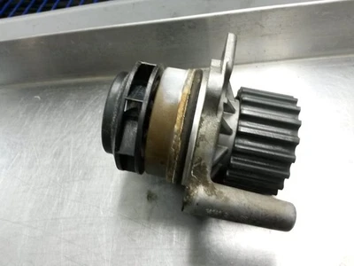 Насос водяного охлаждения для 12-14 Volkswagen Passat 2.0 - Изображение 1 из 4