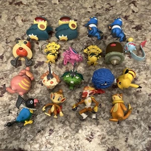 Vintage Pokémon TOMY Figure Toys / Key Chain Figurines - Lot of 19 - Picture 1 of 6