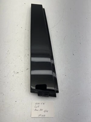 Moldura de pilar traseira direita Volkswagen Golf 2011-2014 fabricante de equipamento original. - Imagem 1 de 4