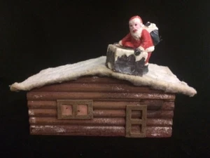 VINTAGE FOLK ART RUSTIC LOG CABIN MUSIC BOX CHRISTMAS SANTA CLAUS JINGLE BELLS - Picture 1 of 12