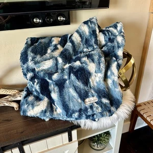 Minky Couture Blanket Adult Size 50x60 Blue Camo Design - Picture 1 of 3