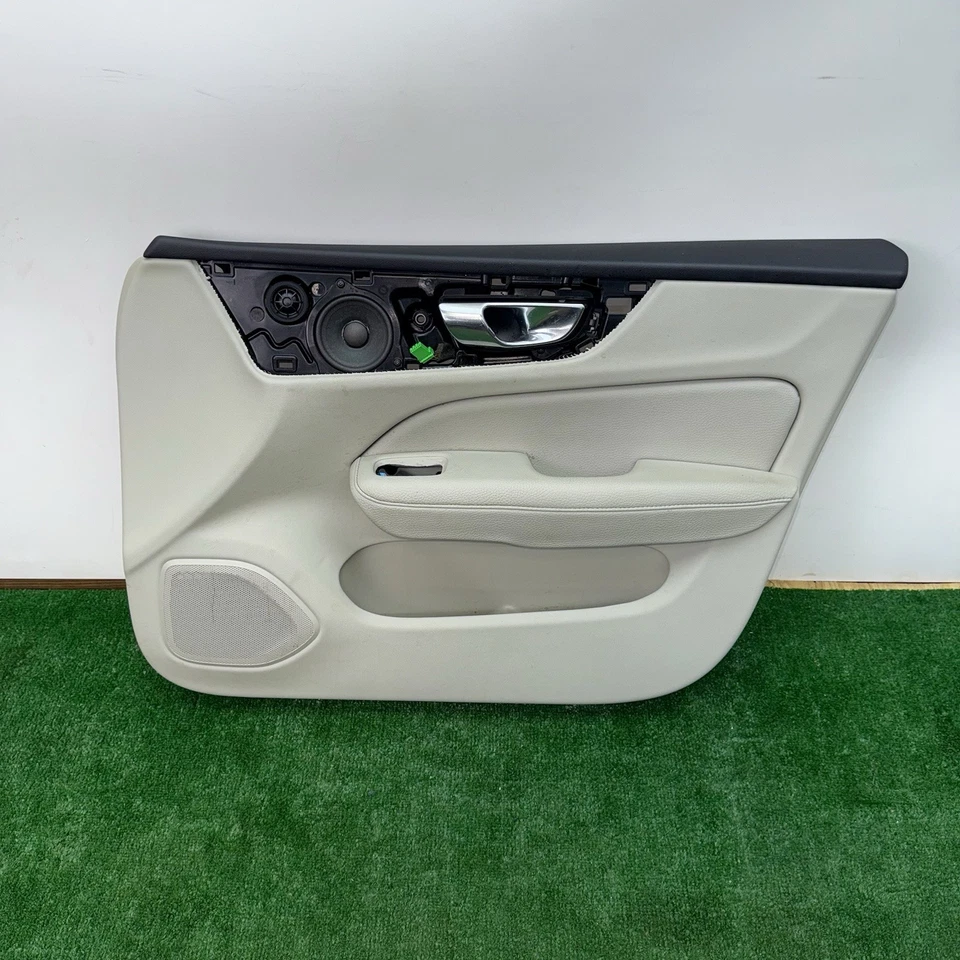 Tarjeta de panel de puerta interior delantera derecha Volvo S60 2019-2025 OEM Foto 1 de 4