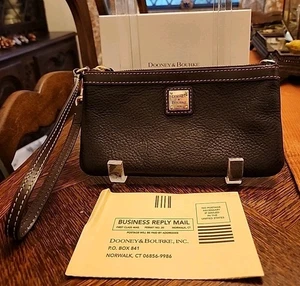 NEW Dooney & Bourke Dark Brown Florentine Small Pocket Clutch Wristlet  - Foto 1 di 21